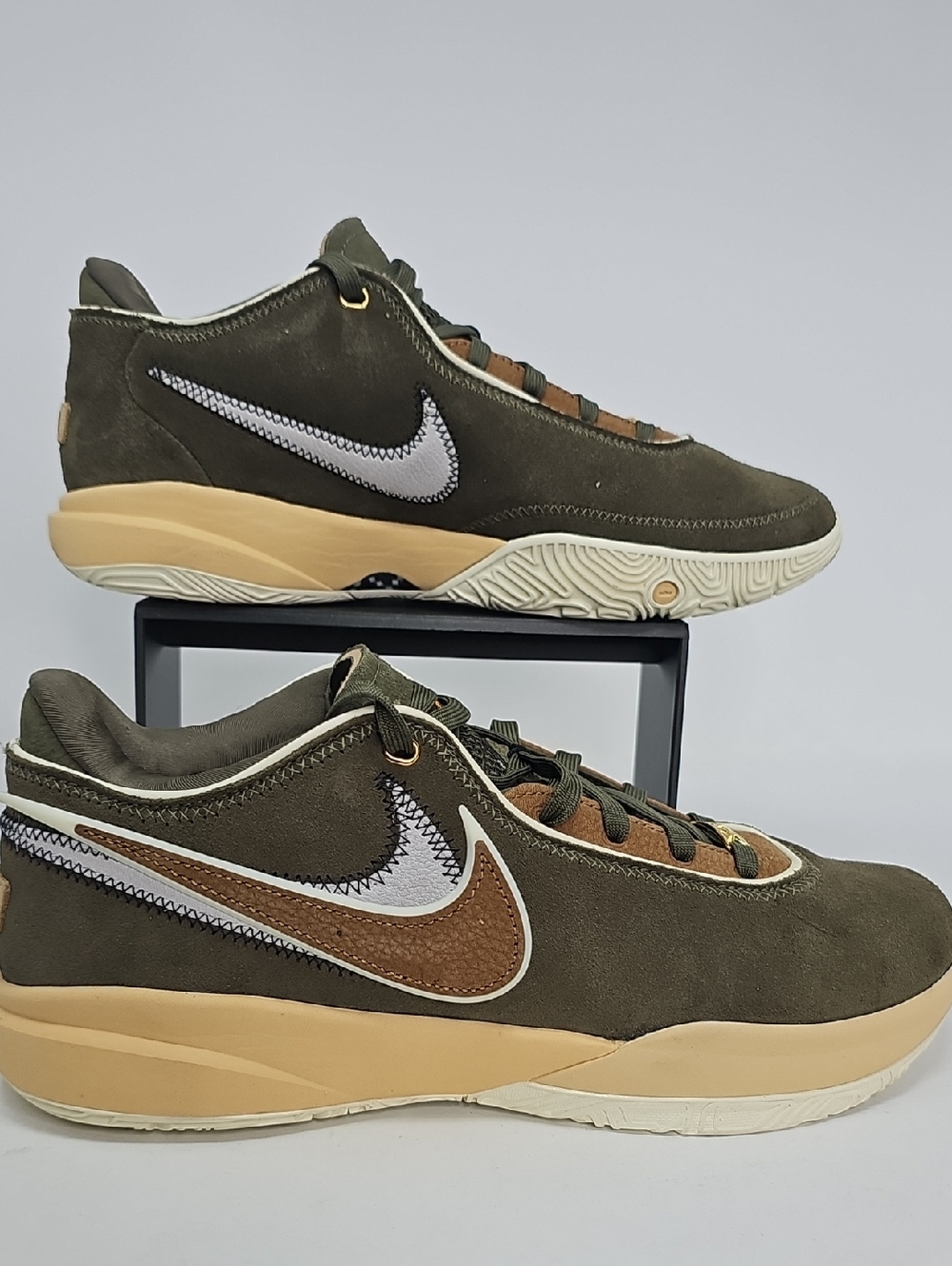 Nike Lebron 20 Olive Green Mens Basketball Shoes - Size 11.5